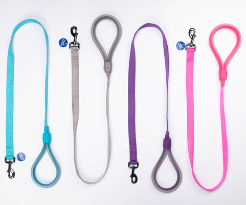 Addestramento di nylon durevole dei guinzagli del cane della maniglia del silicone e guinzaglio di camminata della corda del cane