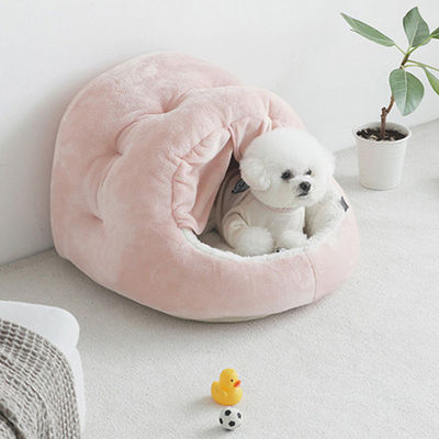 L'animale domestico ritenuto del letto del cane inserisce la fossa di scolo semichiusa comoda dell'animale domestico della tenda di lusso di Cat Cave Plush Yurt Door