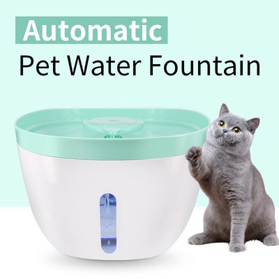 Acqua dell'animale domestico di viaggio di 2,2 litri ed erogatore dell'alimento