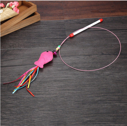 Piuma divertente interattiva Bell del filo di acciaio di Cat Teaser Stick Pack With del pesce