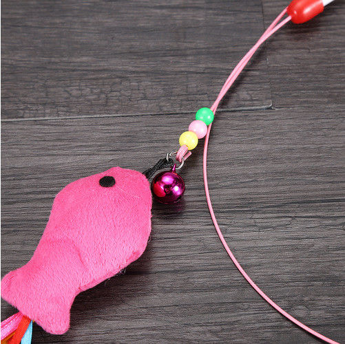 Piuma divertente interattiva Bell del filo di acciaio di Cat Teaser Stick Pack With del pesce