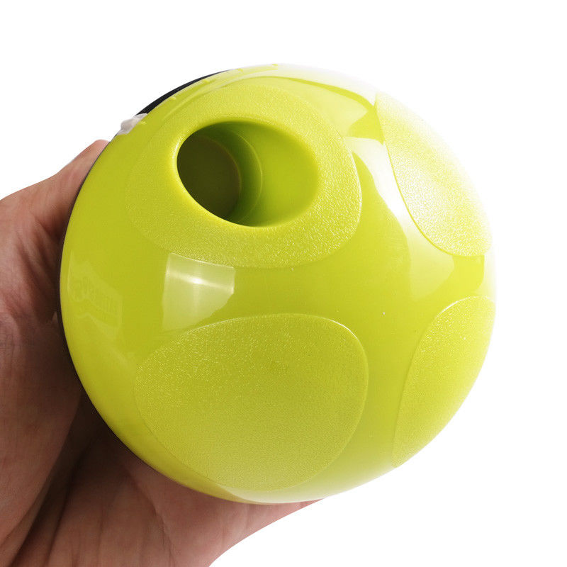 L'animale domestico interattivo del cane gioca la palla automatica di Leakage Food Dispensing della chiavetta
