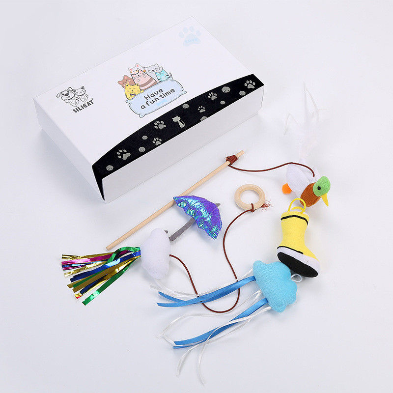 Il laser interattivo Cat Teaser Toy Feathers Wand ha ordinato le scarpe che vocali della peluche gli uccelli modellano Cat Toy Set
