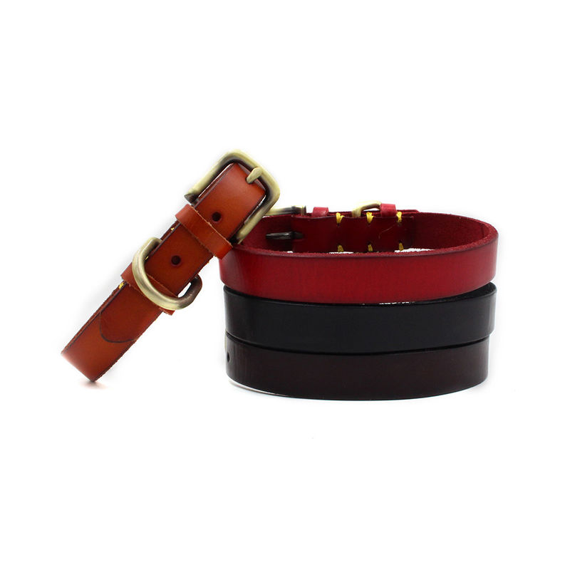 L'hardware di cucitura fatto a mano del rame del collare di addestramento di cani in primo luogo mette a strati il collare di cane del cuoio del collare della pelle bovina