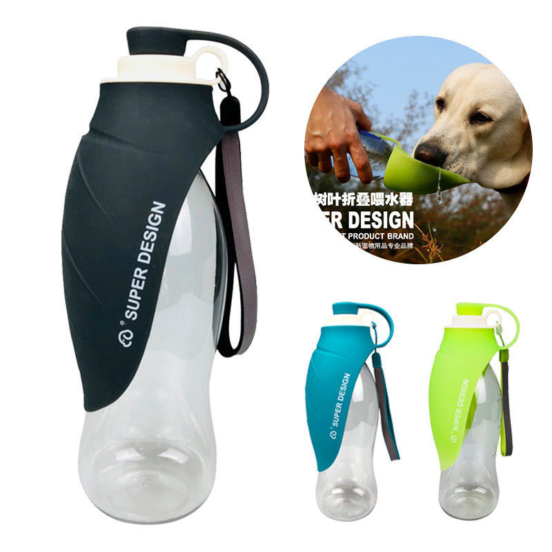 I cani di animale domestico portatili della bottiglia di acqua all'aperto del cane viaggiano contenitore dell'alimentatore dell'erogatore dell'acqua con la tazza bevente pieghevole del silicone