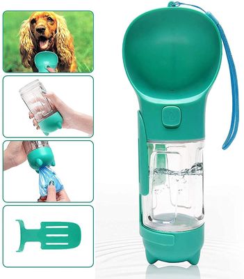 Camminata dei 2 in 1 bottiglia di acqua del cane con la borsa della poppa e la ciotola bevente dell'animale domestico libero del mestolo BPA